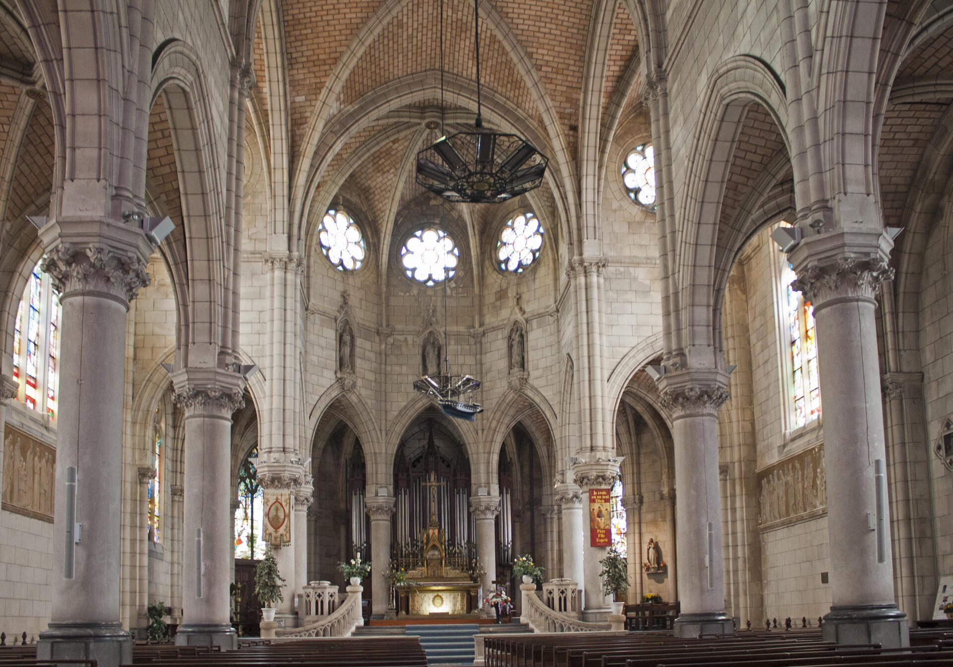 EGLISE SAINTE EUGENIE DE BIARRITZ Salles de spectacles