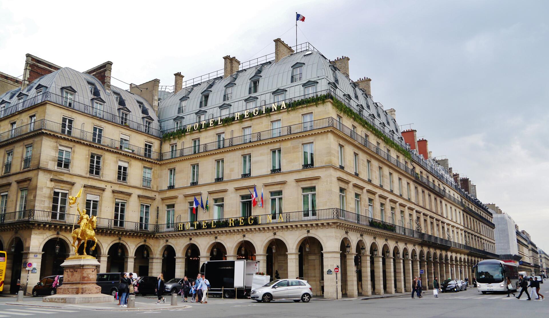 PLACE DES PYRAMIDES Salles de spectacles PLACE DES PYRAMIDES Salles de spectacles