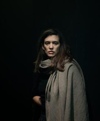 le_secret_d_amalia_theatre_epee_de_bois_affiche_1761909080