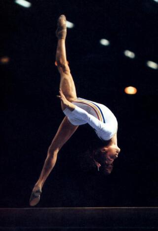 flammes_cirque_val_de_reuil_affiche_1765545315