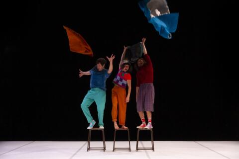 les_jambes_a_son_cou_cirque_irigny_affiche_1768224803